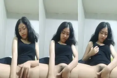 Dokumentasi Agnes Tanktop Hitam Cantik Kamar