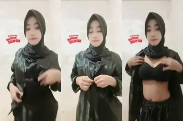 Dokumentasi Laura Hijab Hitam Cantik Kasur