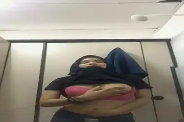 Jilbab Pulang Kuliah Langsung Colmek, Sange Berat yang Tidak Bisa Ditunda