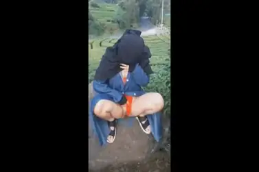 Terciduk Ciwidey Bercadar Mesum di Kebun Teh